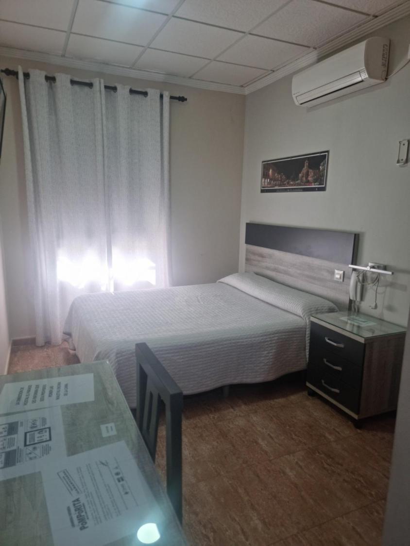 Hostal Restaurante El Paraiso ดอน เบนิโต ภายนอก รูปภาพ