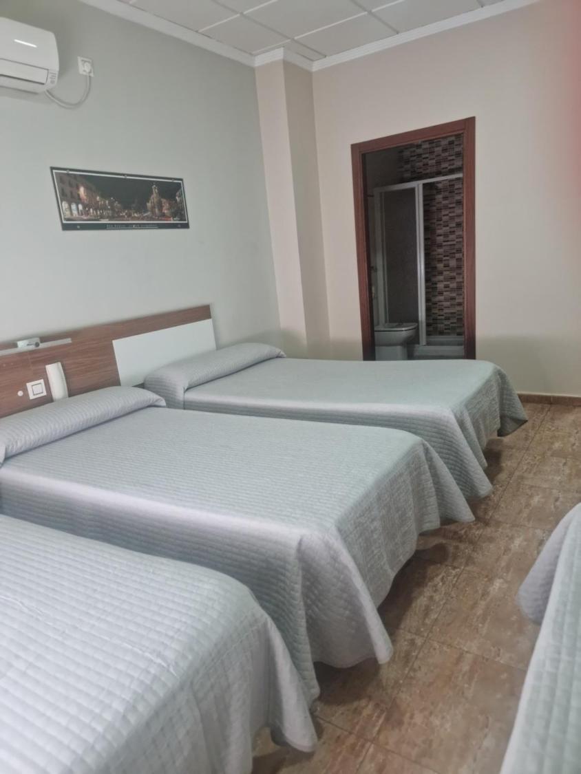 Hostal Restaurante El Paraiso ดอน เบนิโต ภายนอก รูปภาพ