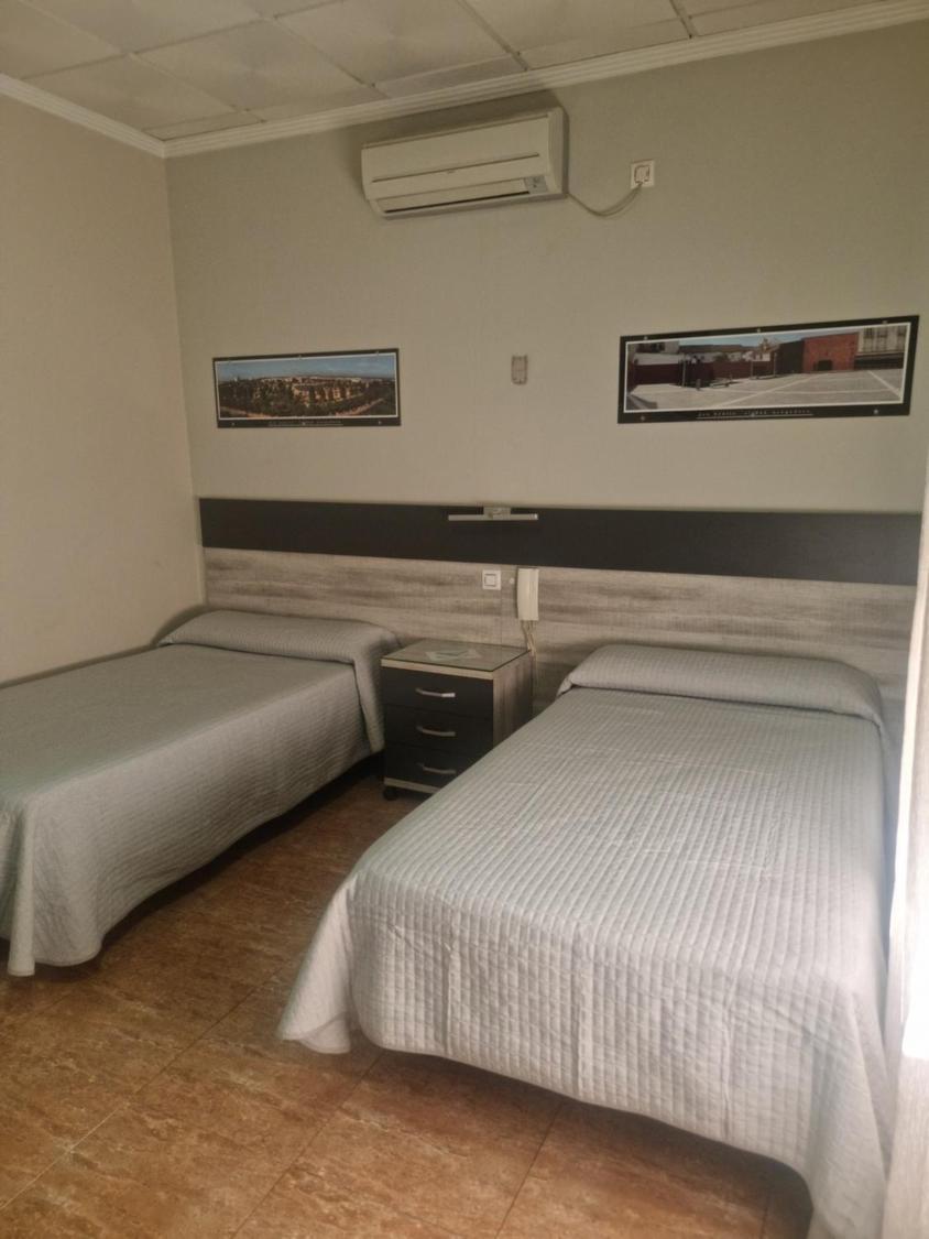 Hostal Restaurante El Paraiso ดอน เบนิโต ภายนอก รูปภาพ
