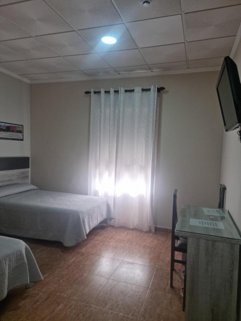 Hostal Restaurante El Paraiso ดอน เบนิโต ภายนอก รูปภาพ