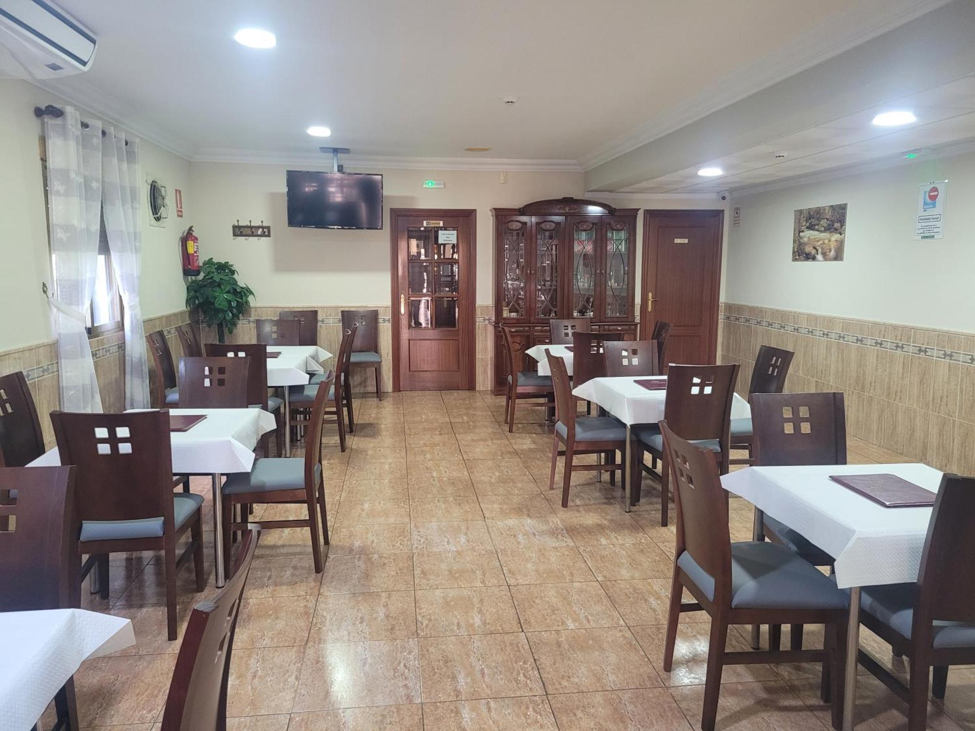 Hostal Restaurante El Paraiso ดอน เบนิโต ภายนอก รูปภาพ