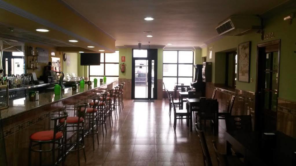 Hostal Restaurante El Paraiso ดอน เบนิโต ภายนอก รูปภาพ