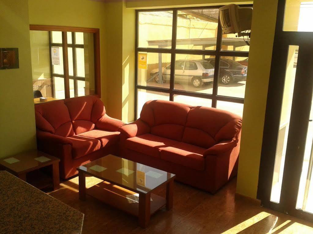 Hostal Restaurante El Paraiso ดอน เบนิโต ภายนอก รูปภาพ