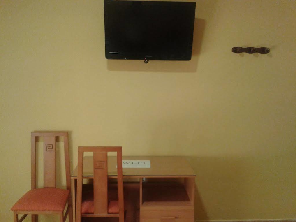 Hostal Restaurante El Paraiso ดอน เบนิโต ภายนอก รูปภาพ